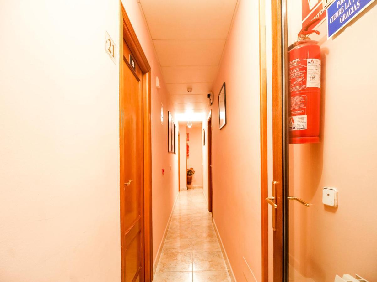 Oyo Hospedaje El Gato Segovia Ngoại thất bức ảnh
